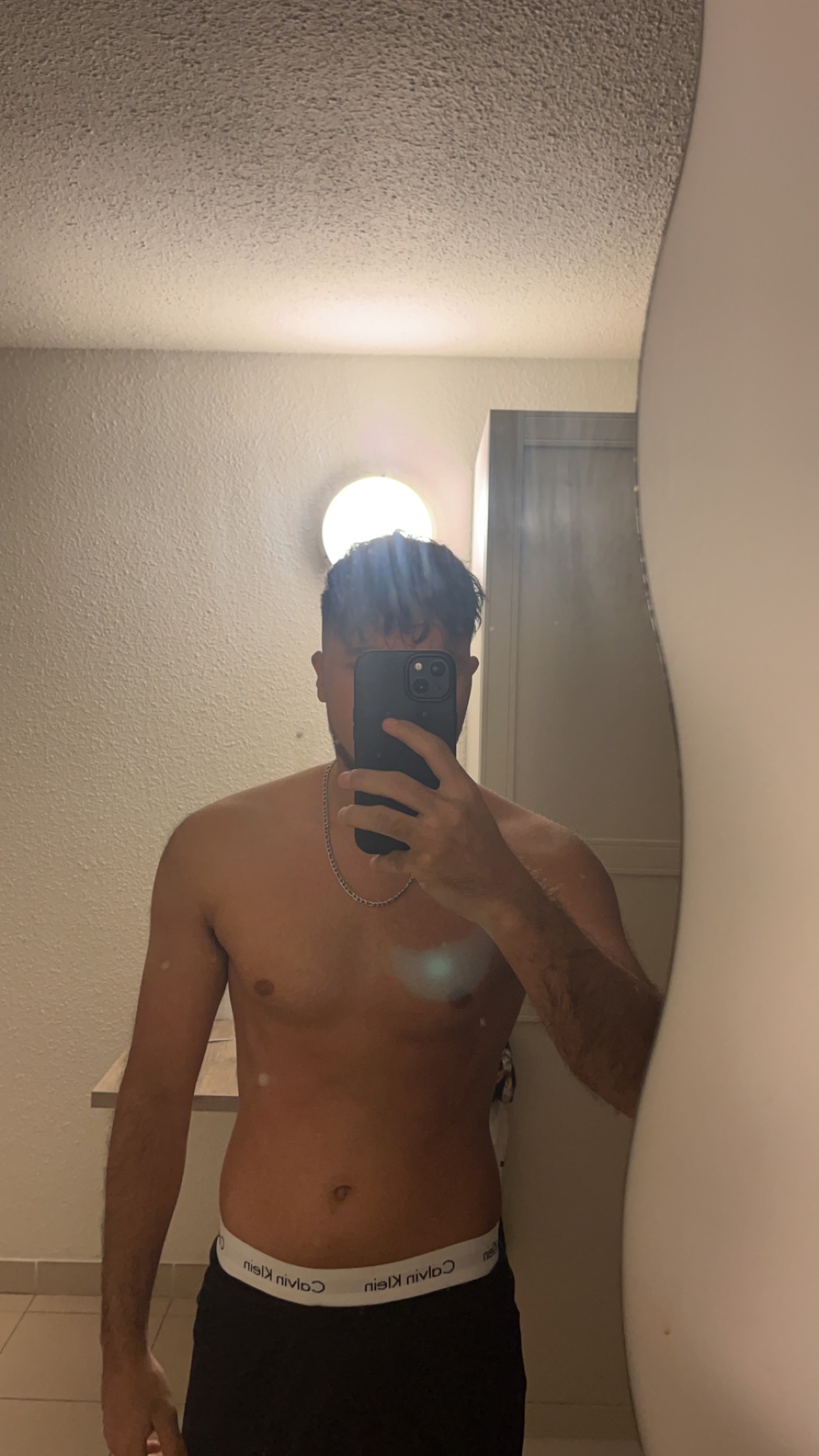 Profil de Abdenasser, 25 ans, Speed Dating Suisse à Comologno