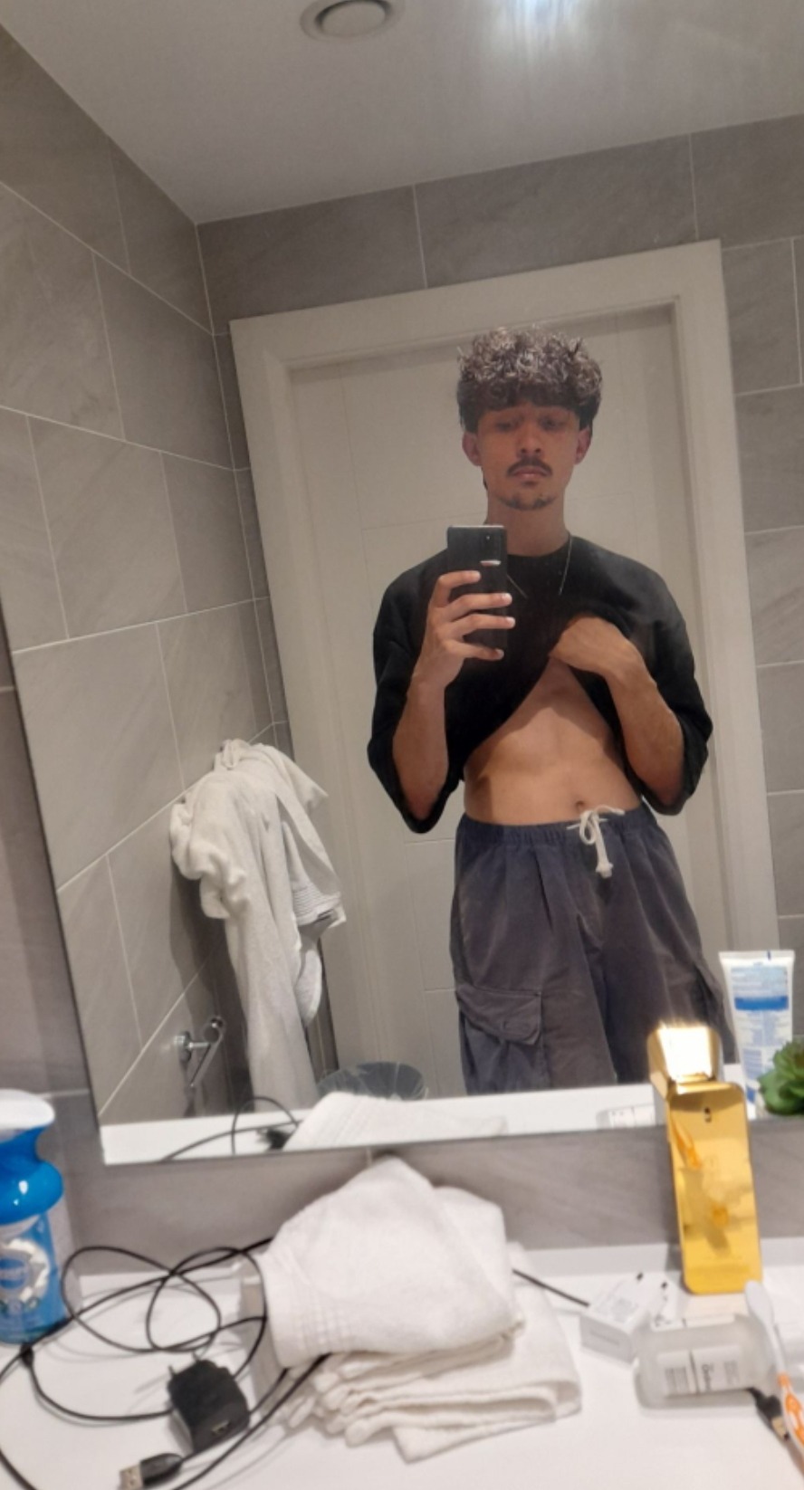 Profil de Anzo, 21 ans, Speed Dating Suisse à Furna