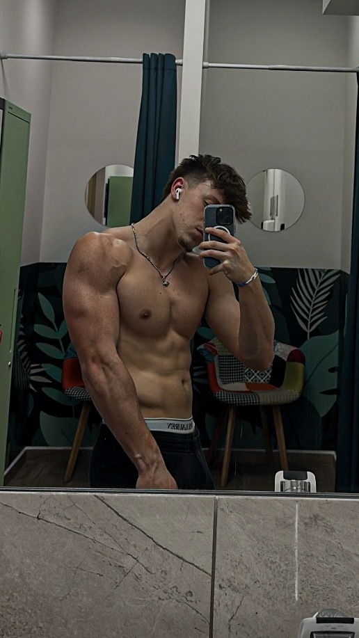 Profil de Aadel, 19 ans, Speed Dating Suisse à Martina