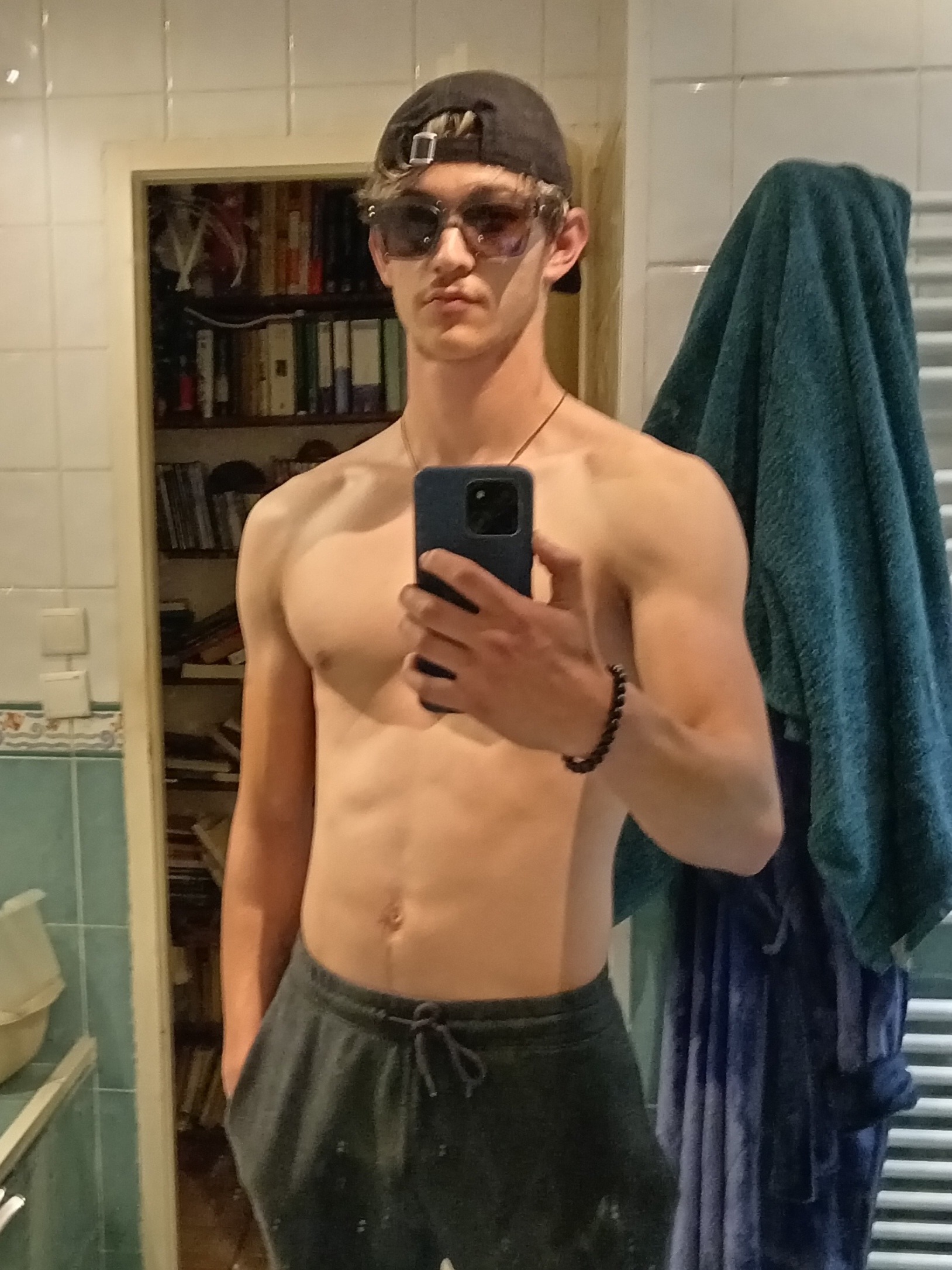 Profil de Bony, 18 ans, Speed Dating Suisse à Cortébert